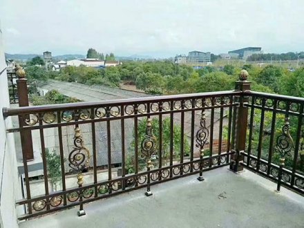 陽(yáng)臺(tái)欄桿用什么材質(zhì)好？