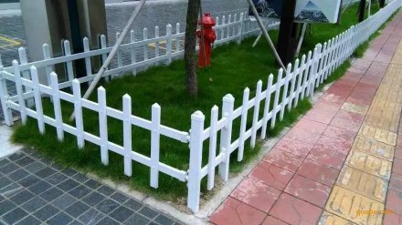 淺談PVC護(hù)欄帶給我們哪些好處有哪些？